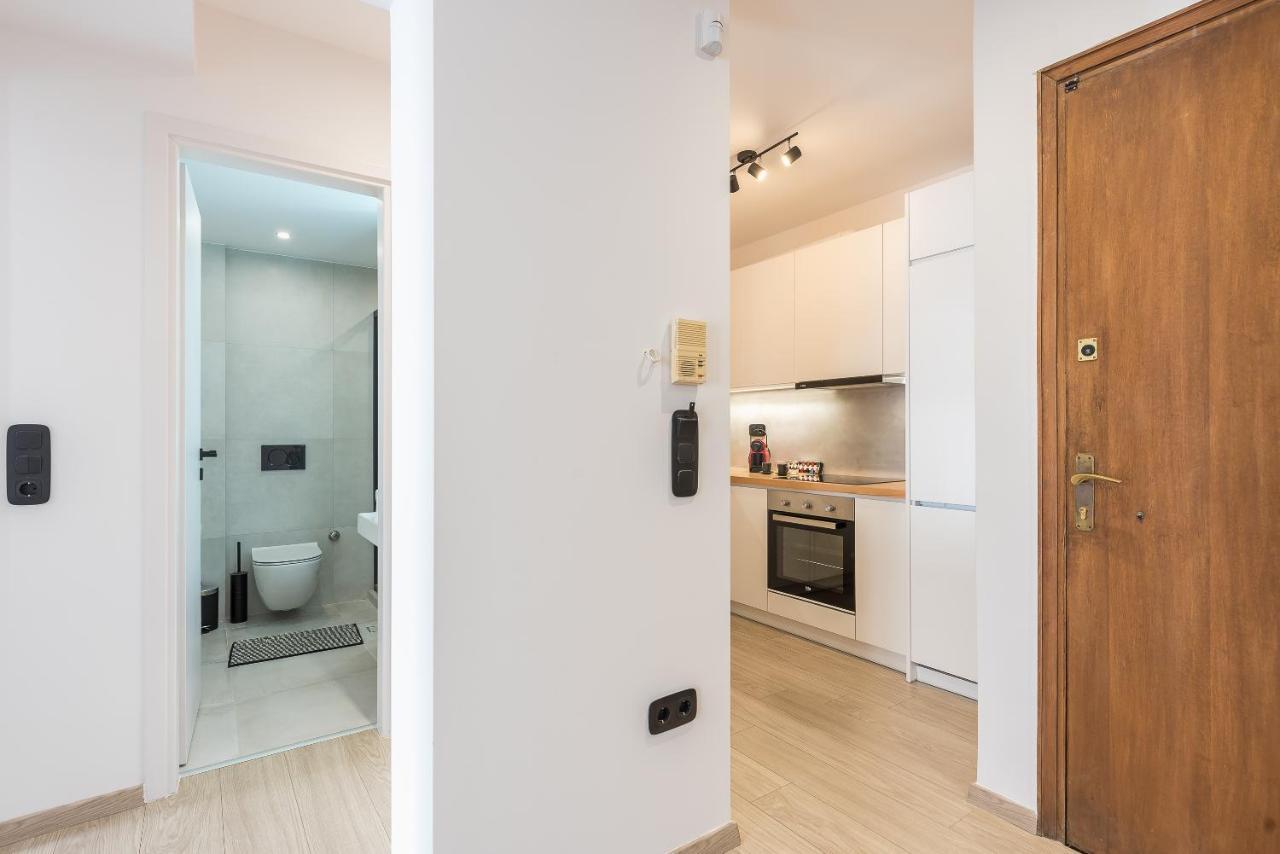 Petraki 1bdr With Balcony 1 Min From Ermou Str Apartment