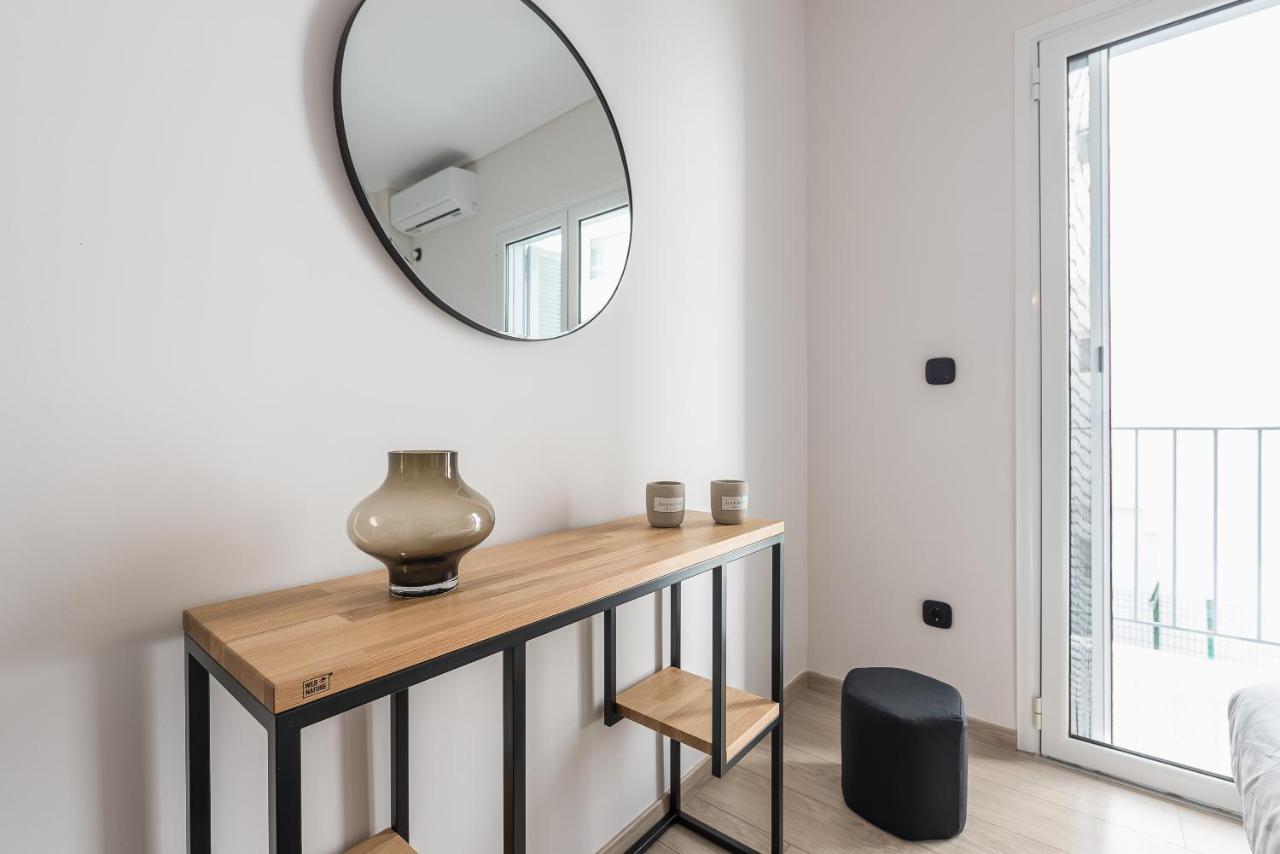 Petraki 1bdr With Balcony 1 Min From Ermou Str Athens