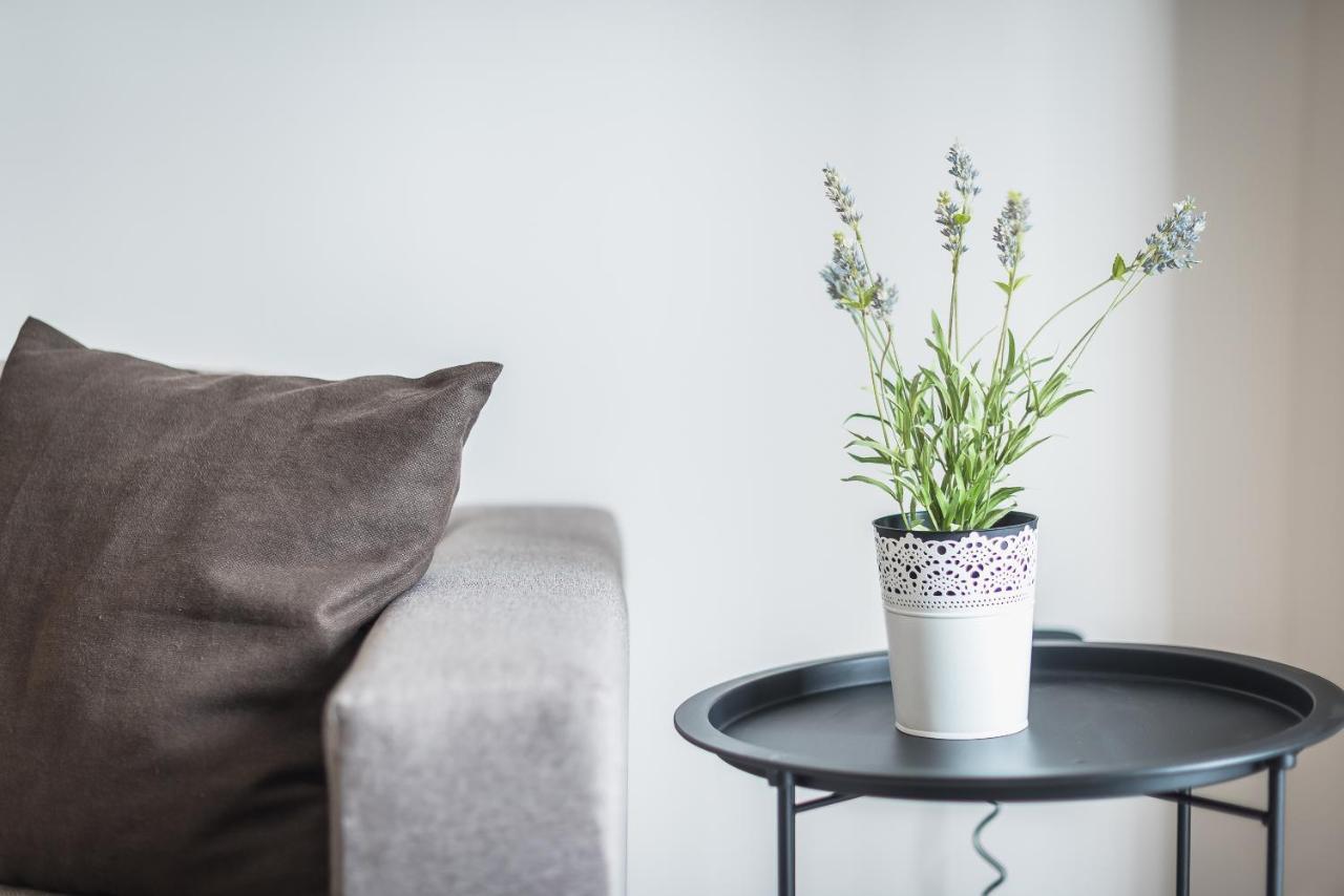 Petraki 1bdr With Balcony 1 Min From Ermou Str Apartment *