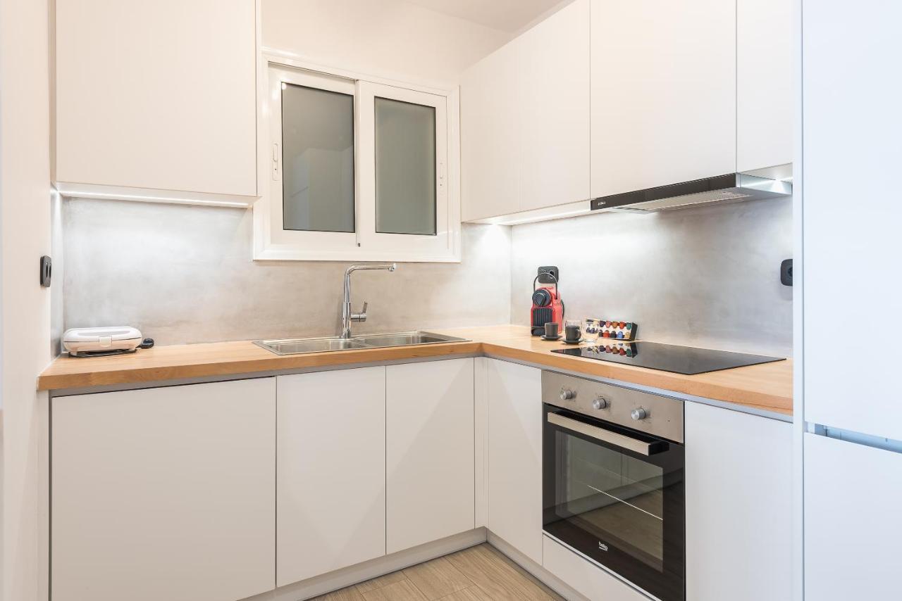Petraki 1bdr With Balcony 1 Min From Ermou Str Athens