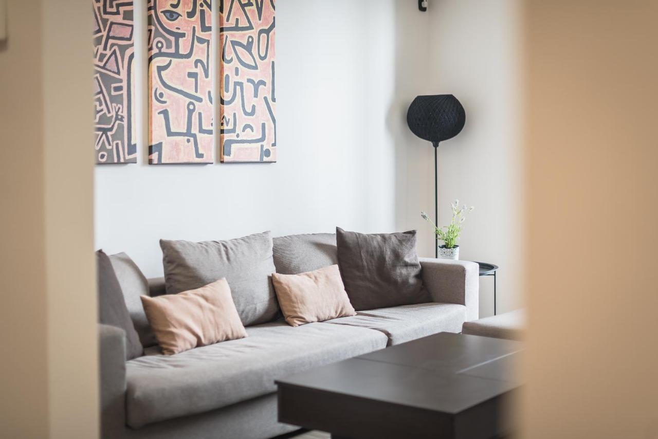 Petraki 1bdr With Balcony 1 Min From Ermou Str * Athens