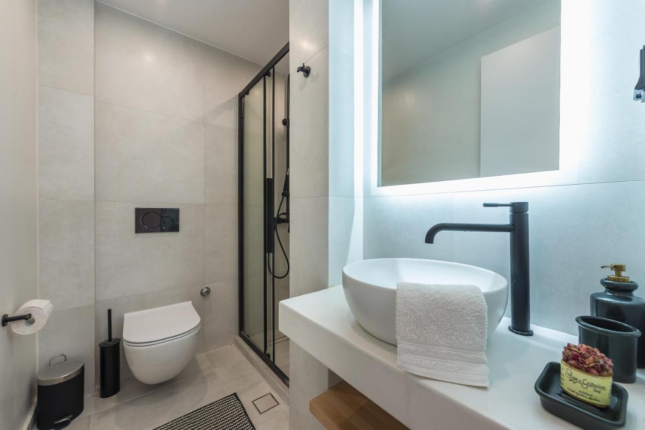Petraki 1bdr With Balcony 1 Min From Ermou Str *