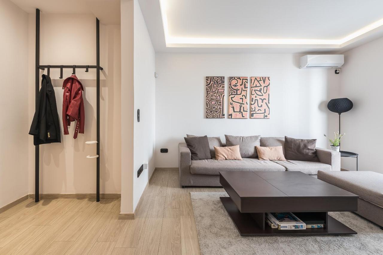 Petraki 1bdr With Balcony 1 Min From Ermou Str * Athens