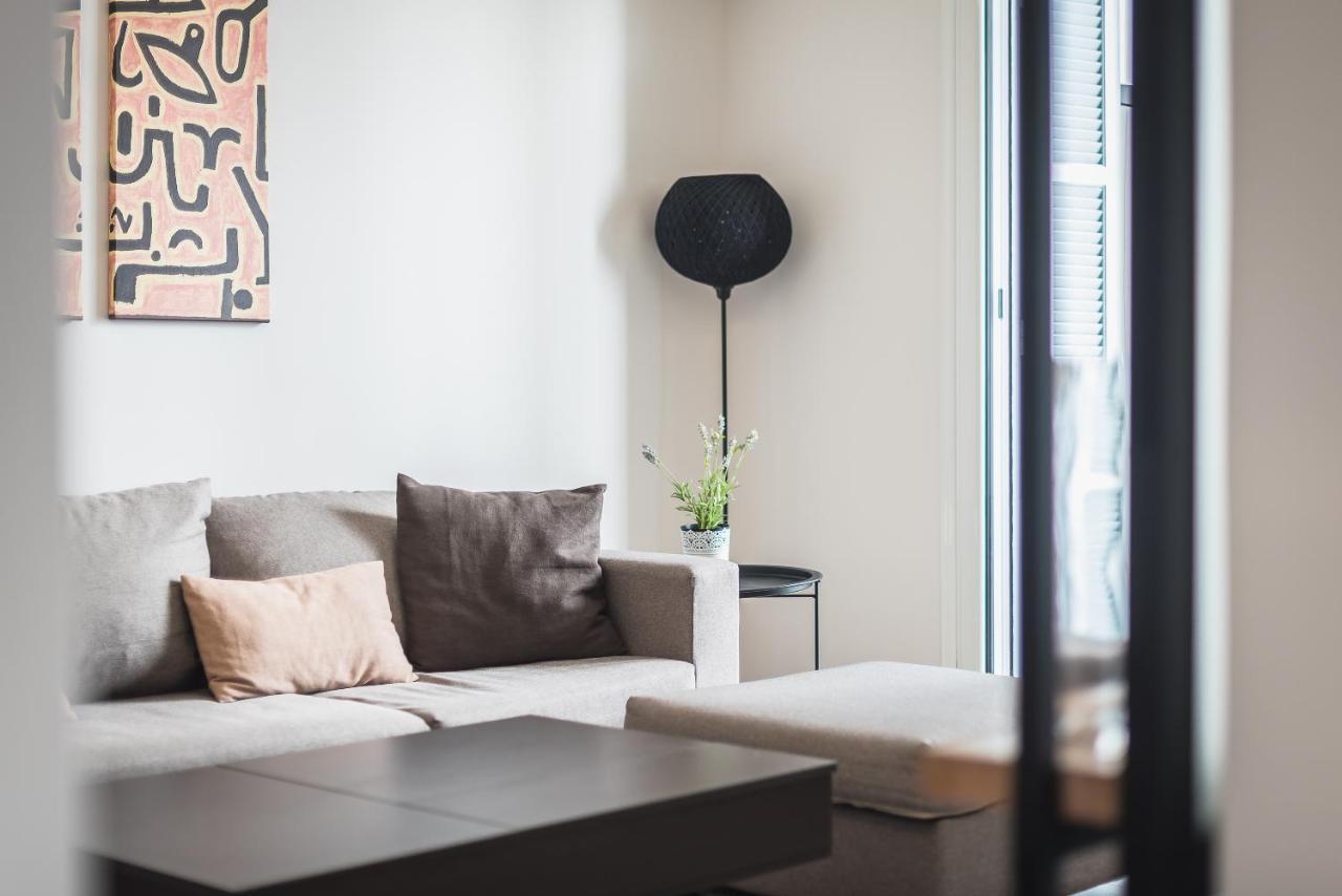 Petraki 1bdr With Balcony 1 Min From Ermou Str * Athene